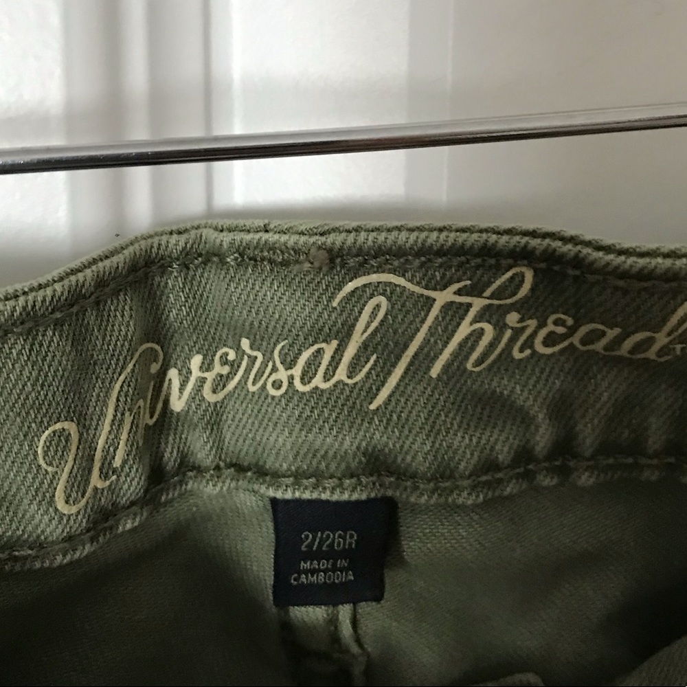 Universal Thread green shorts - Picture 3 of 3
